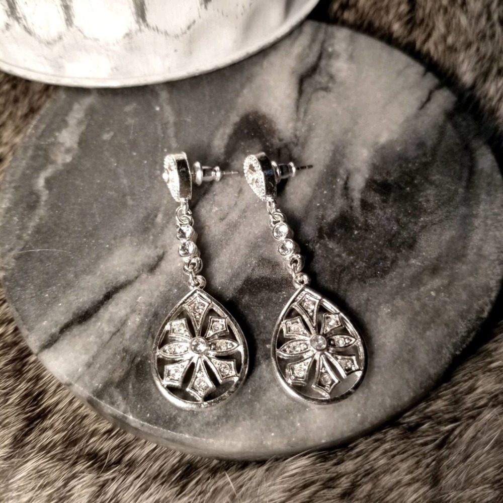 Silver Dangle Flower Chain Earrings